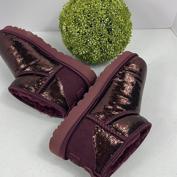 UGG Women's Classic Ultra Mini Mirror Ball Boots Size 6 Color Wild Grape NIB - Picture 10 of 13